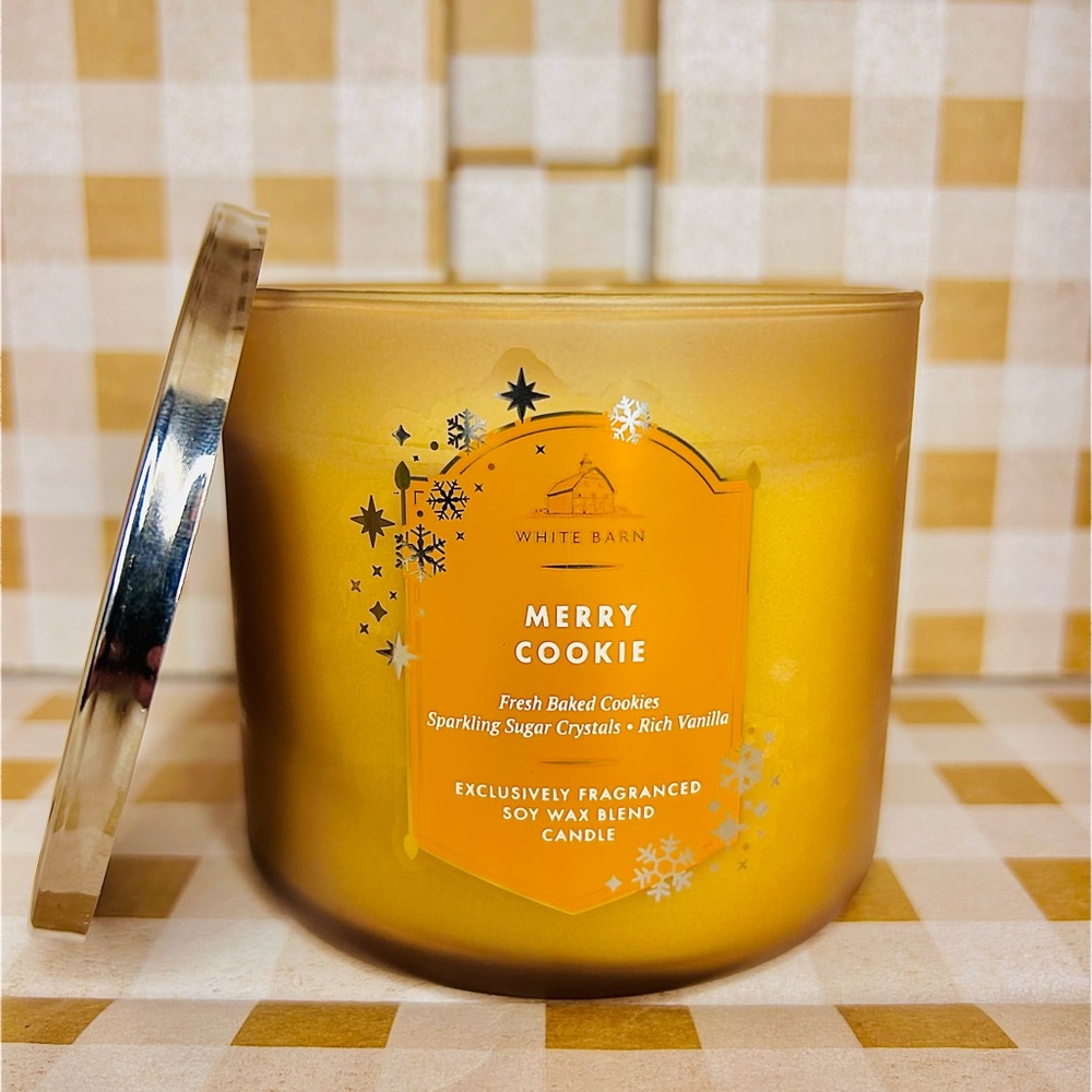 White Barn/Bath & Body Works | Merry Cookie 3-Wick Candle